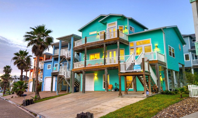 Sand Point Maison | Ocean views from two decks & beach boardwalk across the street