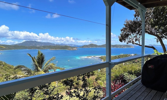 Estate Calabash Boom Cottage | Parfait pour les couples soucieux de leur budget: vue sur l'océan et excellents équipements!