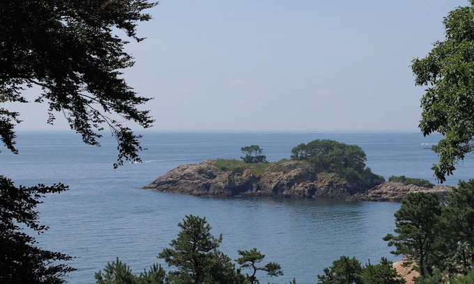 Manchester-by-the-Sea Autre | Oceanfront Castle on 40 Acres - 10 bedrooms, AC, & WiFi in Manchester-by-the-Sea