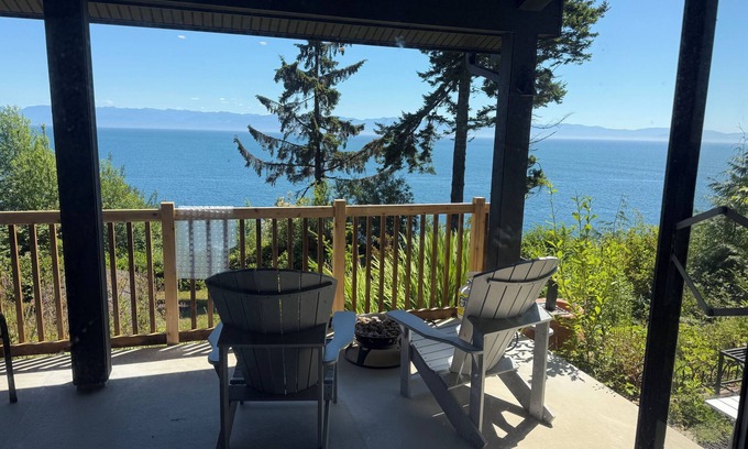 Juan de Fuca Electoral Area Copropriété | Oceanfront/1 bedroom condo/French Beach, 3 acre secluded rain forest/ rural calm