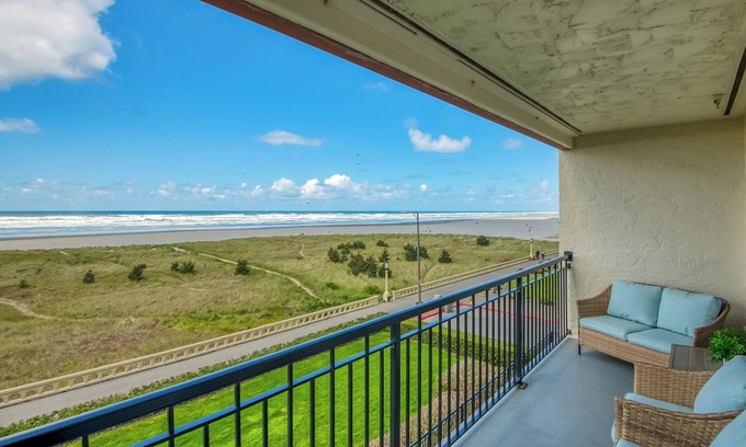 Seaside Copropriété | Oceanfront 3rd floor Balcony 2 blocks to Turnaround-Work Remotely