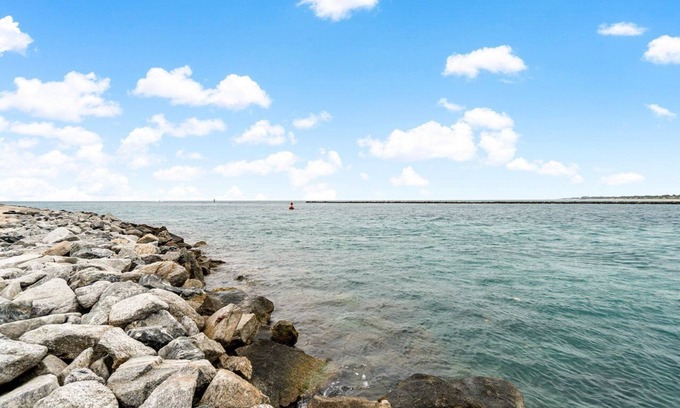 Florida North Atlantic Coast Copropriété | Oceanfront and inlet views! Coffee in the morning and wine in the evening!