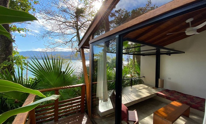 Portinho Copropriété | Oceanfront, complete houses with 2 suites, equipped kitchen, air conditioning