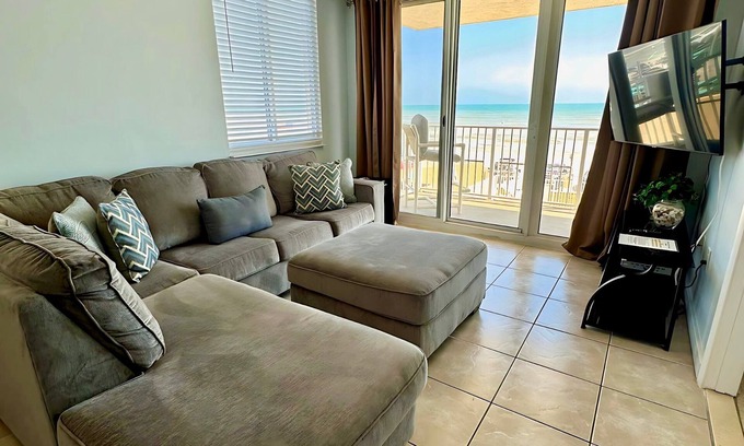 Horton Shores Copropriété | OceanFront Condo - Pool, BBQ, Steps from Flagler Ave