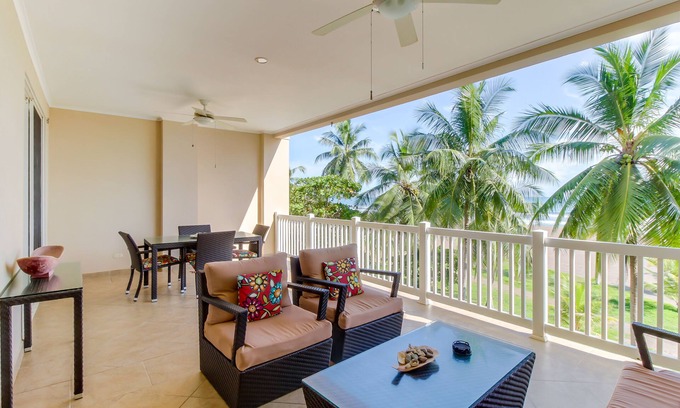 Barrio Los Villalobos Appartement | Condo en bord de mer avec vue panoramique sur la plage, balcon privé et piscine partagée