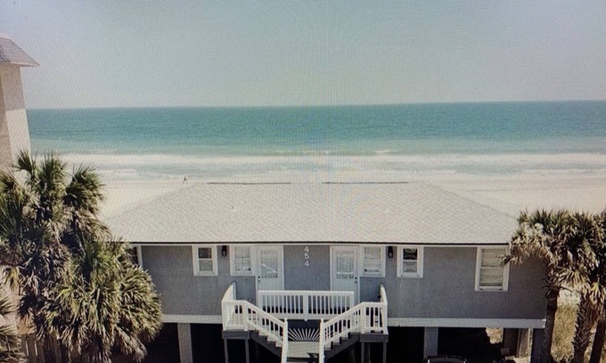 Ocean Cay Cottage | Cottage Beachcomber B Oceanfront avec vue imprenable et sur la plage!