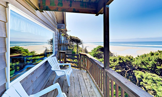 South Beach Maison | Oceanfront Cottage on the Central Oregon Coast - 10 Minutes to Newport