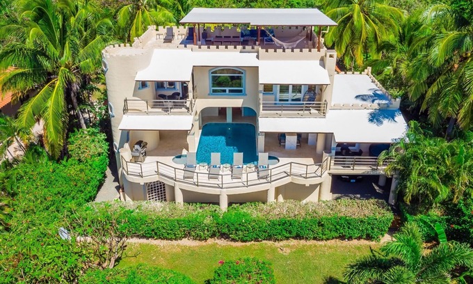 Playa Negra Maison | Oceanfront Dream Vacation Home avec des vues incroyables et piscine