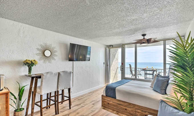 Daytona Beach Shores Appartement | Oceanfront, Fourth-floor Condo on Daytona Beach!