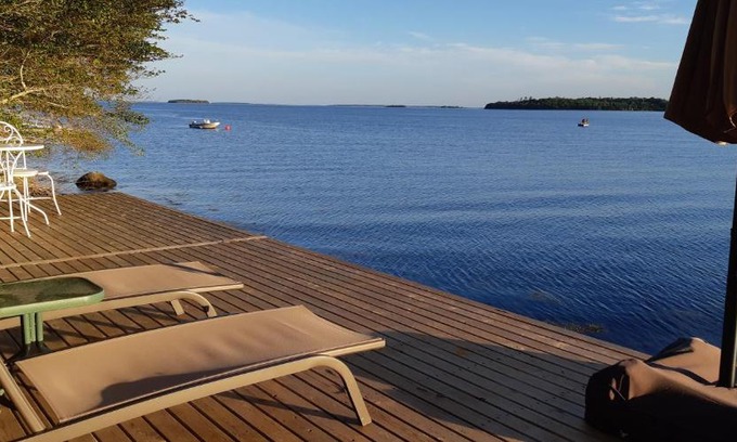 Chester Maison | Oceanfront Garden Cottage - Gateway to Attractions and Towns, Private Cove Mooring