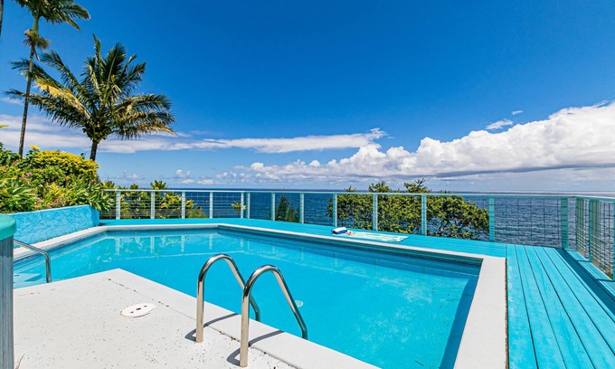 Kapoho Lit Et Petit-Déjeuner | Oceanfront in Hilo Hale Kai Suites - Moana Room - King Bed, Private Bathroom
