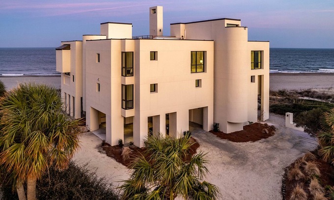 Georgetown County Maison | Oceanfront modern dream home