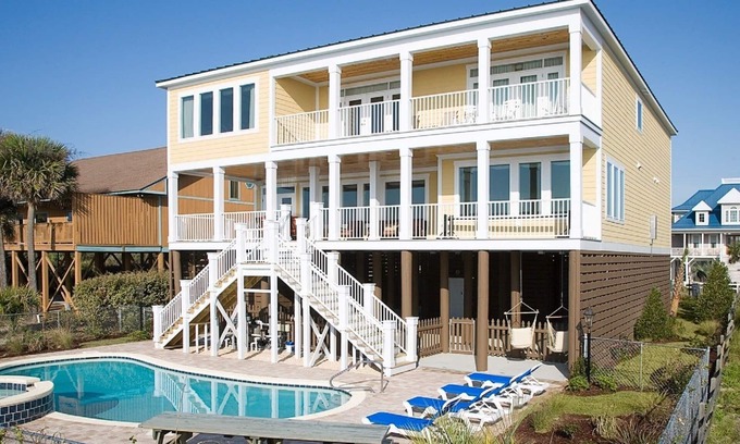 Long Bay Estates Maison | Oceanfront Myrtle Beach Home - pour 26. 8 chambres + 8. 5 salles de bains!