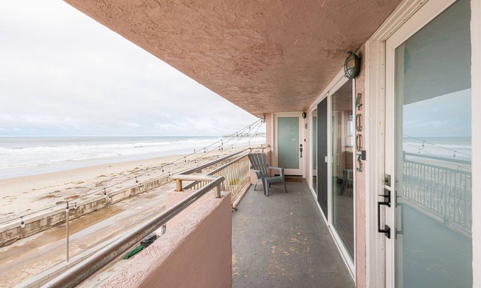 Mission Beach Appartement | Ocean Front Suites - Immense patio sur la plage - 4 unités disponibles (4005 à l'étage)