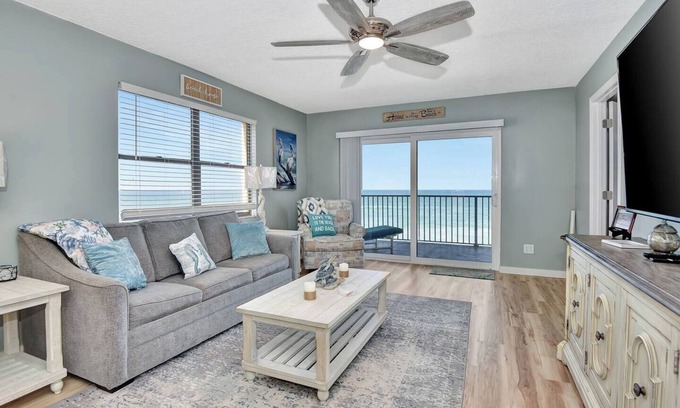 Daytona Beach Shores Maison | Oceanfront paradise! Book now and save!