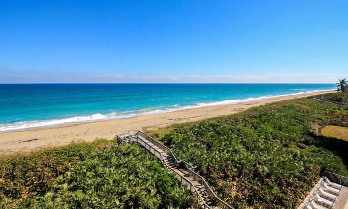 Stuart Copropriété | Oceanfront Penthouse Paradise, S. Hutchinson Island IRP, les animaux sont les bienvenus GRATUITEMENT!