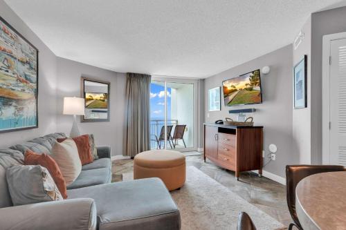 Downtown Myrtle Beach Maison | Oceanfront Perfect Couples Getaway