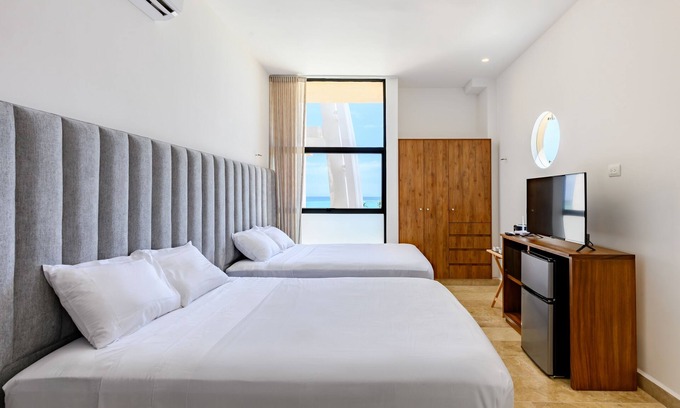 Telchac Puerto Appartement | Oceanfront Studio with a Pool, WIFI, Central A/C, Great Location
