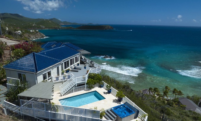 Hart Bay Villa | OCEANFRONT HOME LOIN DE LA MAISON, VUES INCROYABLES. CONSULTEZ 15% DE DERNIÈRE MINUTE