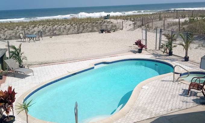 Mantoloking Appartement | Oceanfront Suite +Private Oceanfront Pool +Exclusive Private Beach forONLY1Home!