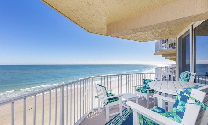 Daytona Beach Shores Copropriété | ☀Beautiful Oceanfront Condo☀ Heated Pool - NO DRIVE BEACH - Beach Equip Provided