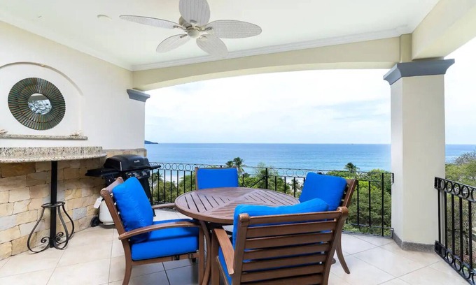 Santa Cruz Copropriété | Oceanica 825, ocean view condo, steps to the beach