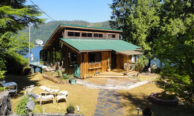 Egmont Maison | Propriété de vacances de rêve Oceanside avec quatre chambres et deux salles de bains