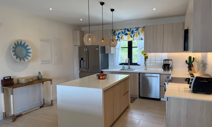 Las Catalinas Appartement | Oceanview Apt, 3BR/2BA in The Catalinas, 5 min walk to the beach, free parking