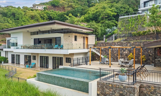 Coco Maison | Oceanview Getaway: Expansive Villa + Club Access