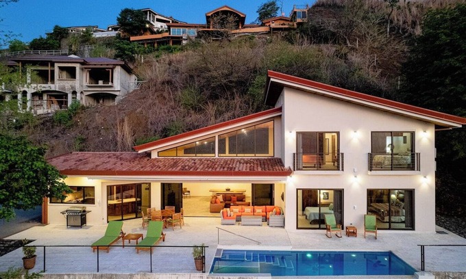 Playa Hermosa Maison | Oceanview Home Tranquil Sunsets of Hermosa Beach