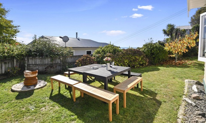 Nelson Maison | Oceanview Villa - Nelson Holiday Home, NELSON