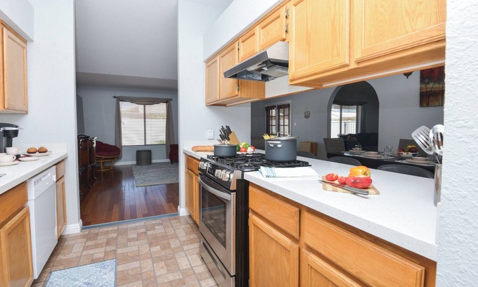 Yuma Maison | OCO-Heated pool for additional fee and spacious 4br home for your comfort.