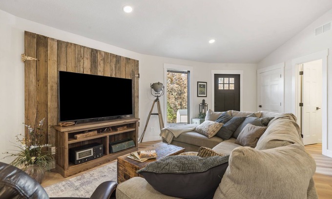 Elkland Maison | Octagon of the Ozark's. 10 minutes from Springfield! Remote feel, yet close.
