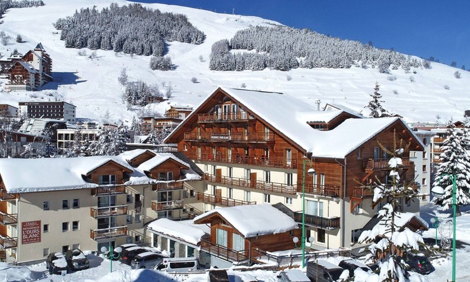 Les Deux Alpes Appartement | L'Ours Blanc by Interhome