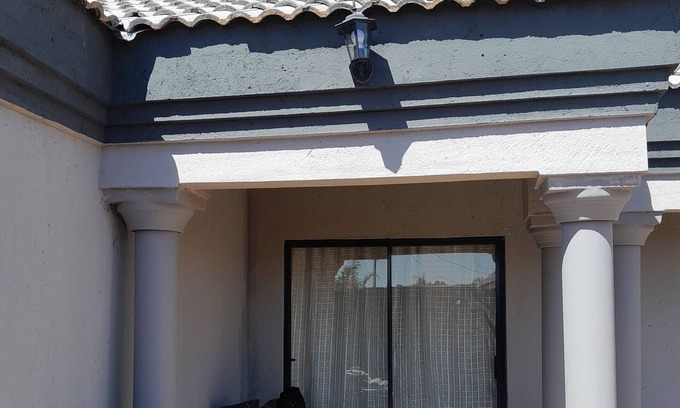 Mabopane Lit Et Petit-Déjeuner | odinburg guest house