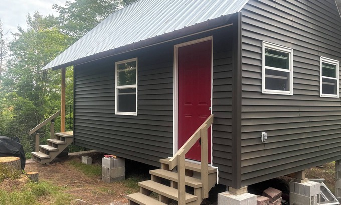 Ticonderoga Maison | Off-Grid Glamping Escape House - reconnect with nature w/o giving up comfort.