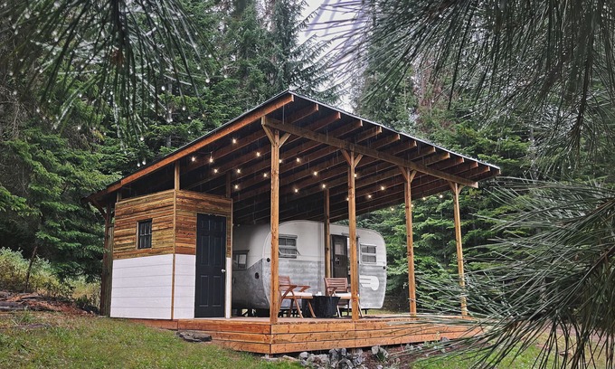 Santa Maison | Off Grid North Idaho Getaway