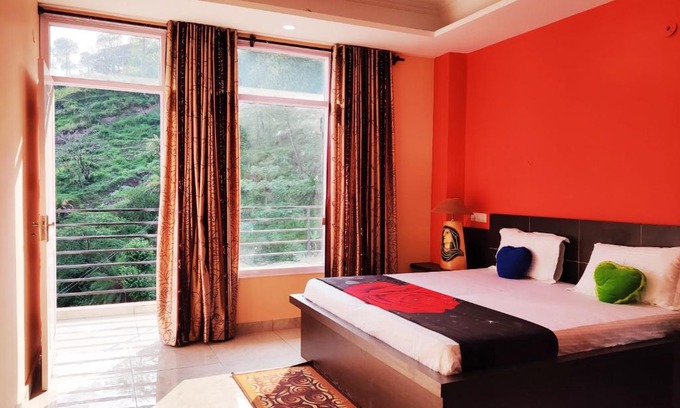 Dharampur Appartement | Off-Track Apartment