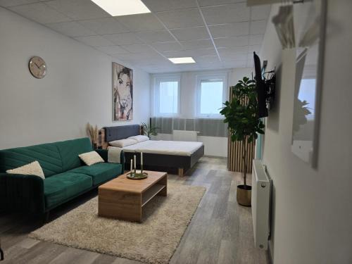 Ramstein-Miesenbach Appartement | Offbase Lodging No8