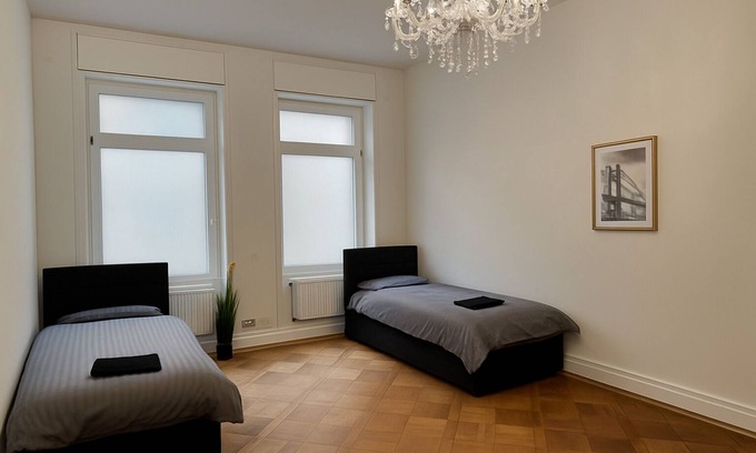 Offenbach am Main Appartement | Offenbach 200m2 12 persons O1