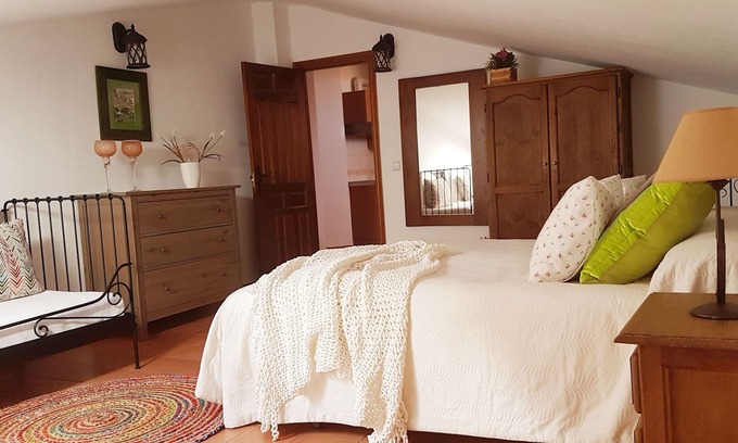 Nohales Appartement | OFFRE APPARTEMENT 1, CASA RURAL EL SAUCE ,, (2/4 PAX) 2,5 KM DE CAPITAL CAPITAL