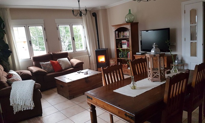 Nohales Appartement | OFFRE APPARTEMENT 3, CASA RURAL EL SAUCE ,, (04 PAX) À 2,5 KM DU CAPITAL CAPITAL