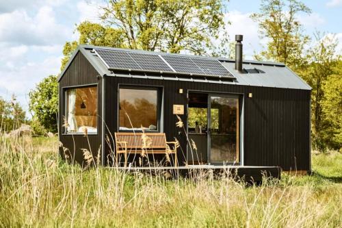 Seelow Station Balnéaire | Offgrid Cabin am See in Brandenburg Tiny House Natururlaub bei Berlin