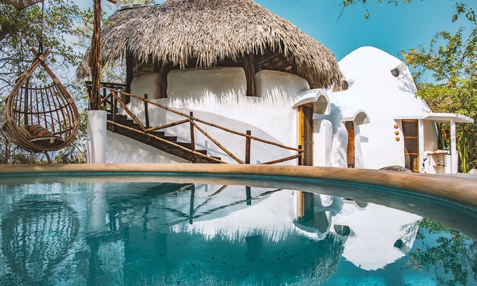 El Cacalote Maison | OffGrid SuperAbode Domes In Front of the Ocean with Pool near Roca Blanca