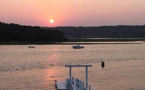Gloucester Maison | OFFICIAL SITE - Buoy 23 Vacation Home Gloucester, MA Deepwater dock