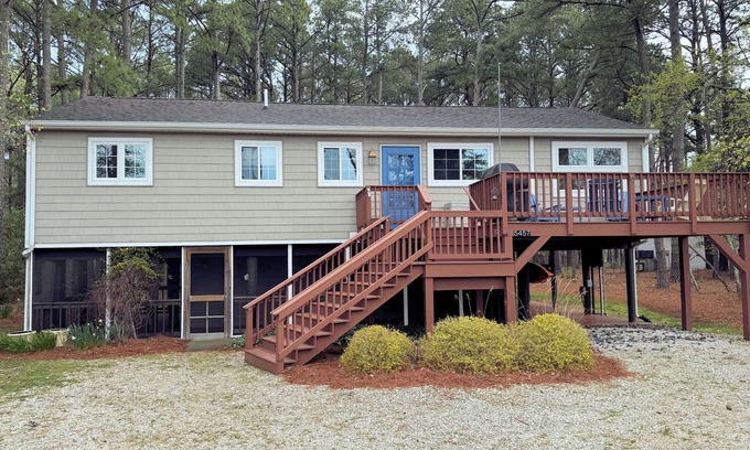 Piney Island Maison | Ohana Sunrise - Close to the beach - Linens and Towels are provided.