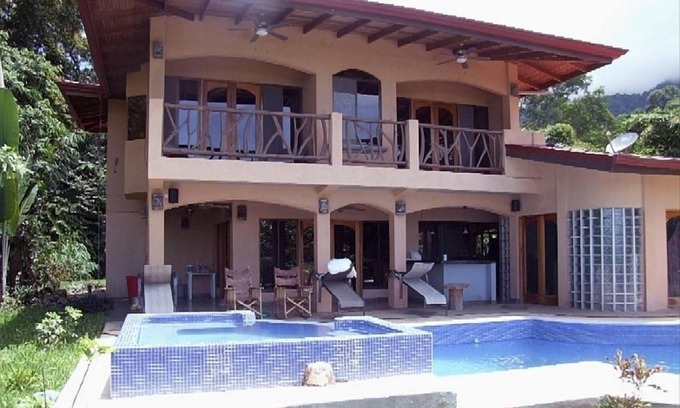 Ballena Maison | Ojochal Maison avec piscine / Ocean View / Privé Jungle Trail & rivière sur 12 acres.