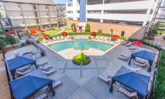 Downtown Oklahoma City Appartement | Oklahoma City "Oasis"🤩 *Pool*Cabanas*Firepit 😃