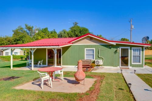 Fort Cobb Maison | Oklahoma Home Near Lake with Patio, Grill and Chiminea