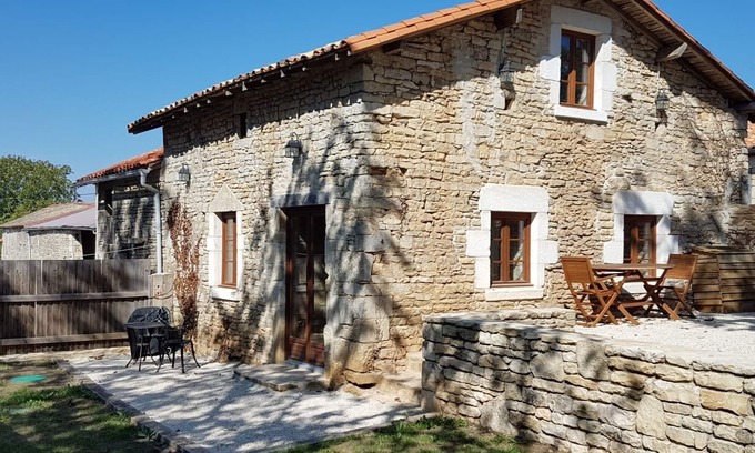 La Chevrerie Cottage | Old Atelier Gite: 4-Étoiles, Ancienne Pierre, Rénové, Jardin Privé, Wifi Gratuit